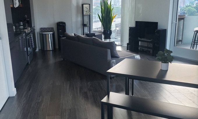 Kerns Apartment | Modern high-rise apartment minutes from Downtown Portland. Great view!