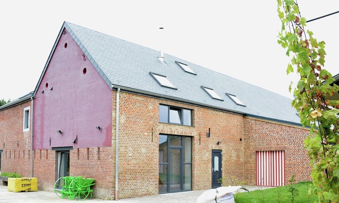 Seron House | Modern Holiday Home in Fernelmont with Garden