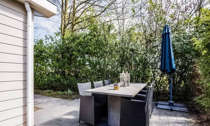 Reutum House | Modern Holiday Home in Reutum with Terrace