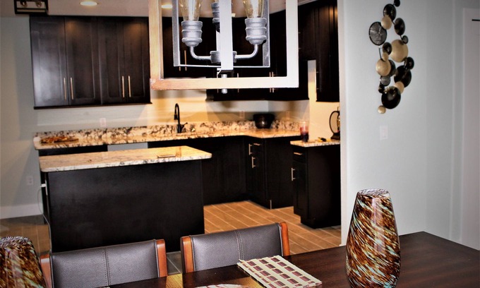 Poinciana House | Modern holiday home