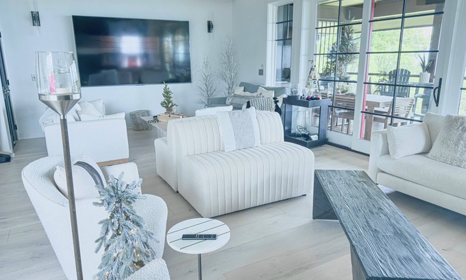 Lenoir Condo | Modern Holiday Penthouse by Yule!