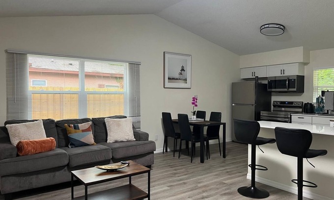 Southwest Orlando House | Modern Home Near Downtown