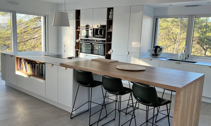 Rousset Villa | Modern house