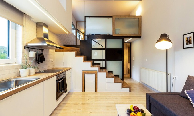 Violi Charaki Apartment | Modern House