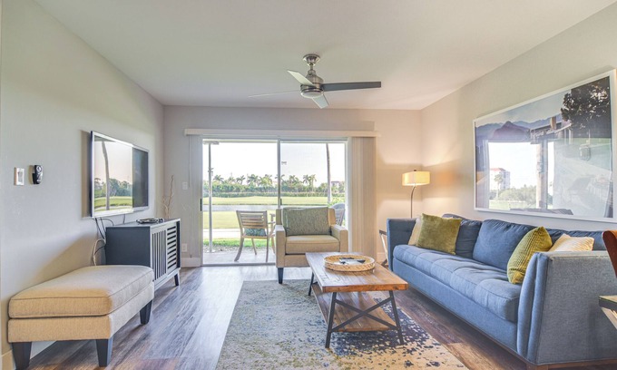 Isla del Sol Condo | Modern Isla Del Sol Condo: Walk to St. Pete Beach!