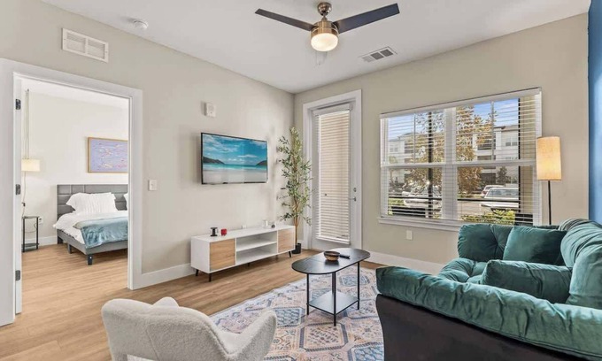 Southeast Orlando Apartment | Modern King Suite, Resort Amenities & Pet-Friendly