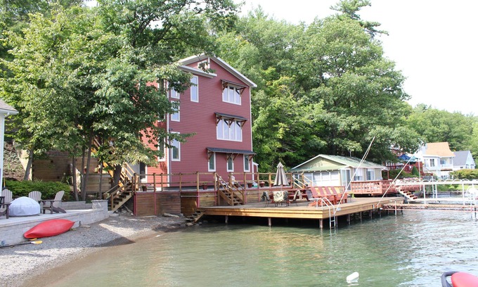 Hammondsport House | Modern Lakefront home
