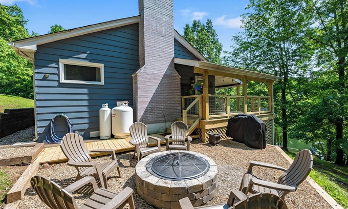 Pulaski House | Modern lakefront home with dock, deck, and direct Claytor Lake access for swimming and fishing!