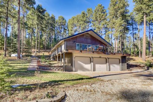 Lead House | Modern Lead Cabin with Private Hot Tub and Fireplace!