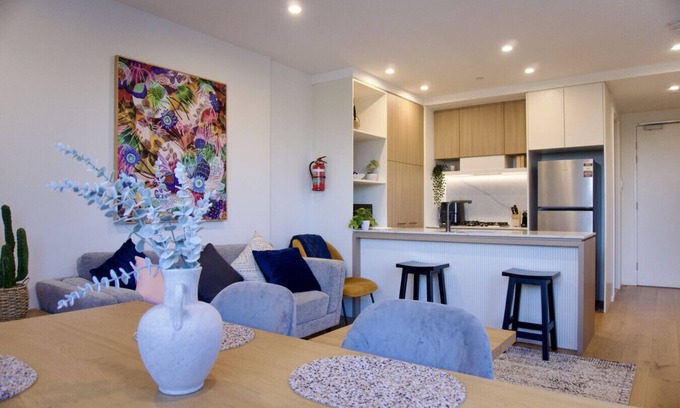 Heidelberg Heights Apartment | Modern Living - 2BR 2Bath Stay