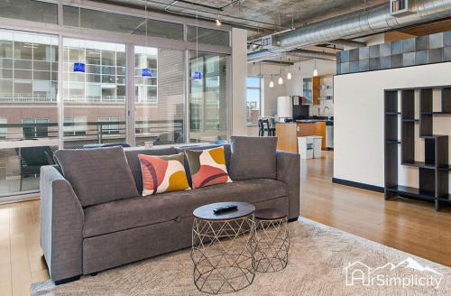 LoDo House | Modern Loft W Patio & Gym Near Union Station