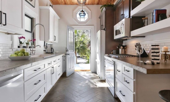Dixon Park House | Modern Luxe Sophistication, Near Forsyth