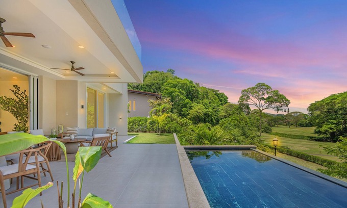 Pacuare Reserve House | Modern Luxury 4 Bedroom Fairway Dream Home.