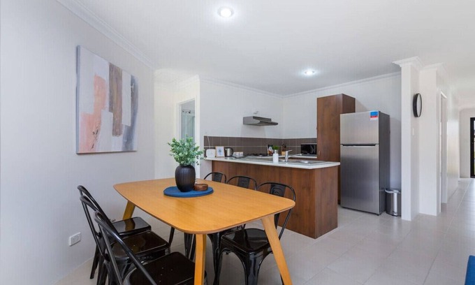 East Cannington House | Modern Luxury in East Cannington!