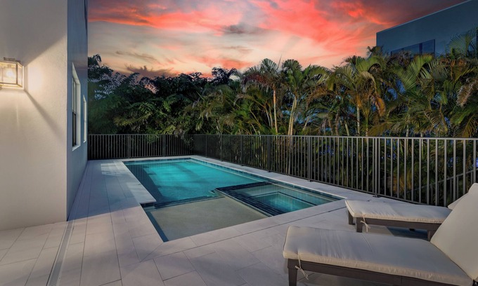 Isles of Capri House | Modern Luxury Coastal Retreat