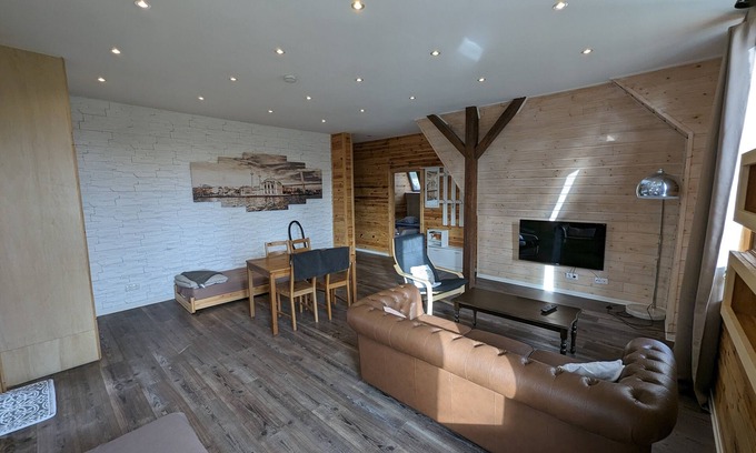 Marienfelde Apartment | Modern meets wood