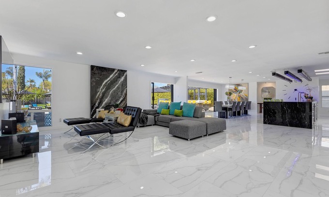 Bonita House | Modern modern Palm Springs home in San Diego