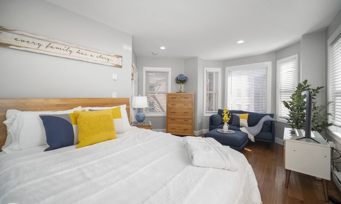 North End Apartment | Modern North End Studio