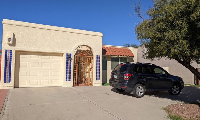 Menlo Park House | Modern open floor plan 3BR house near downtown, street car and Mercado
