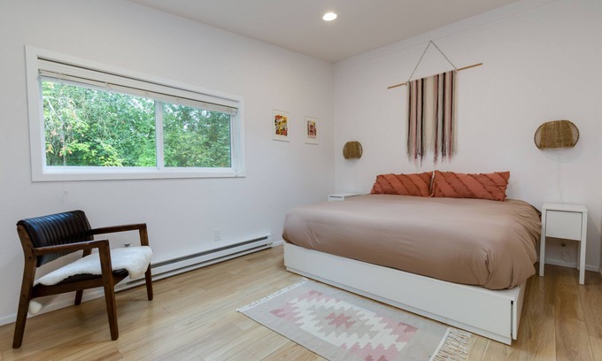 Oatfield House | Modern, pet friendly1/3 acre home just 25 minutes to downtown Portland