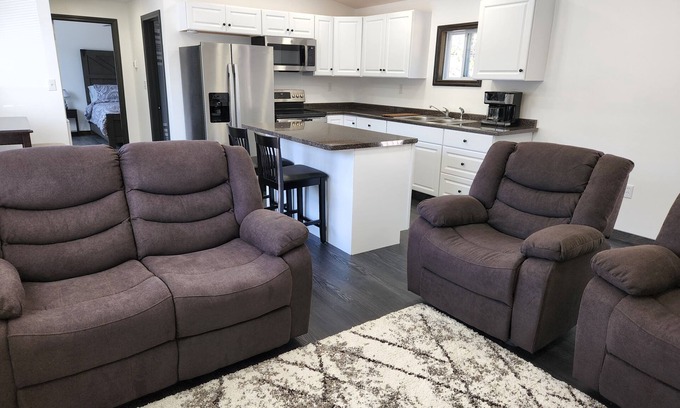 Steuben House | Modern private home central location to beautiful coastal views