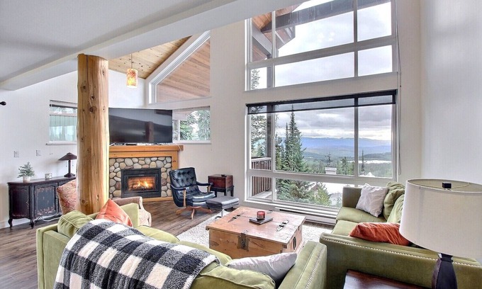 Snow Pine Estates Ski Chalet | Modern, Rustic & Spacious Chalet, Views, Hot Tub