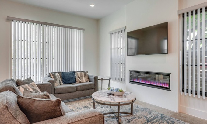 Southtown House | Modern San Antonio Vacation Rental w/Rooftop Deck