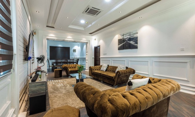 Tesano House | Modern Serenity: 3-Bedroom Haven Surrounded by Nature and Space