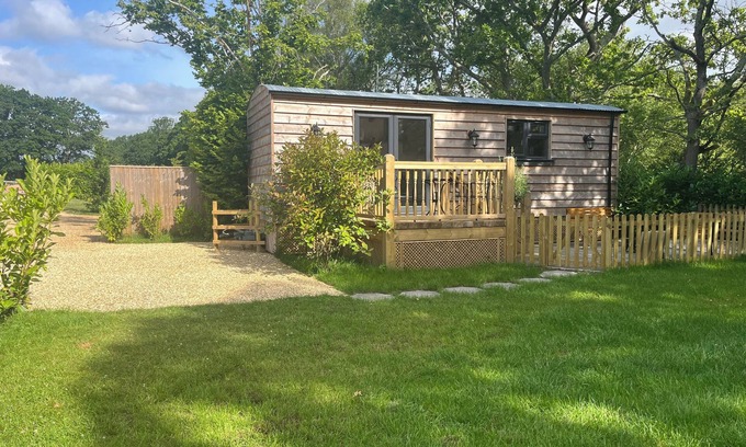 Three Legged Cross Cabin | Modern Shepherds Hut in Dorset, near New Forest & Beaches, Dog friendly