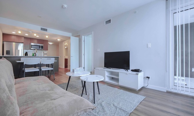 Golden Village Condo | Modern & Spacious 1.5 BDR Condo near YVR & Costco