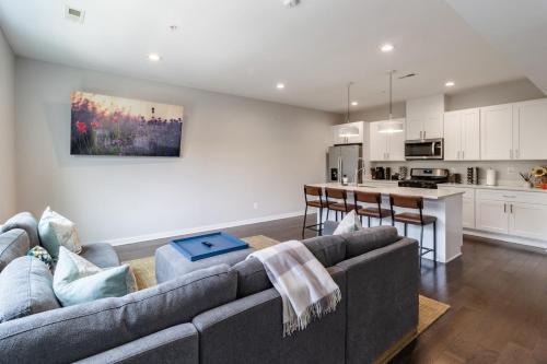 Fairlawn Apartment | Modern & Spacious 3bd 3ba RoofDeck
