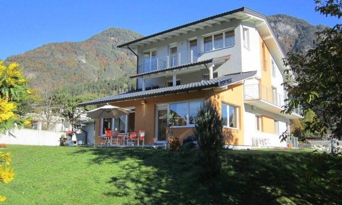 Gummern Apartment | Modern, spacious apartment with stunning views