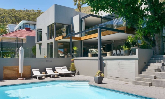 Fresnaye Villa | Modern Spacious Family Urban Oasis Villa