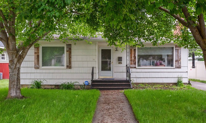 Manito House | Modern Spokane 2 bedroom home minutes from Downtown