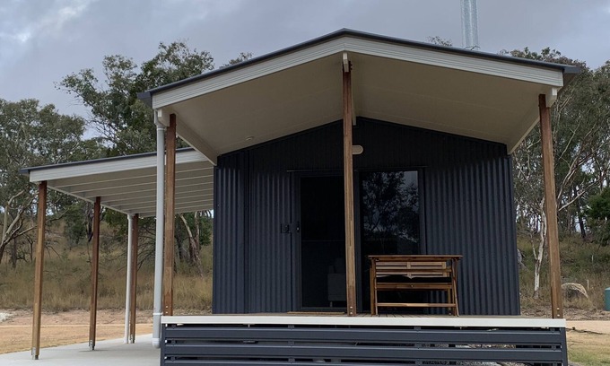 Ballandean Cabin | Modern studio cabin set amongst vineyards, bushland and grazing paddocks.