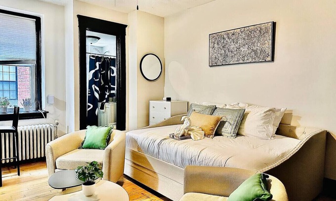 Dwight Apartment | Modern Studio Near Yale