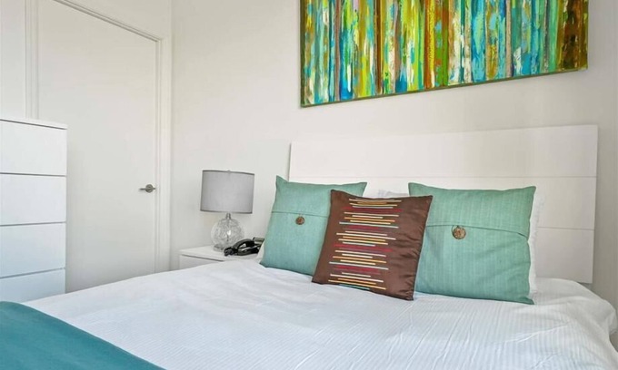 White Plains Apartment | Modern Studio | Upscale Amenities | Kitchen & Laundry