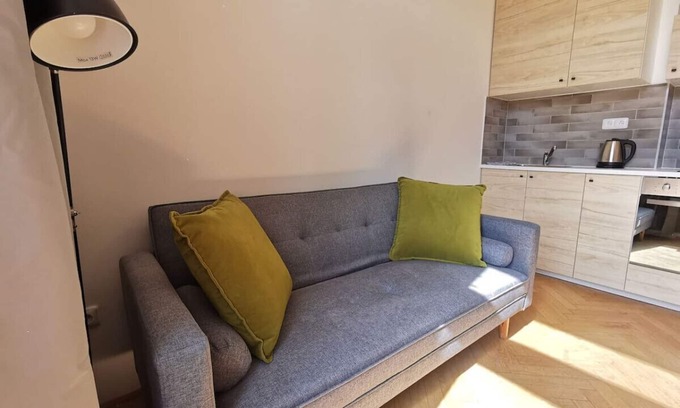 Vrsovice Condo | Modern studio with excellent transport links