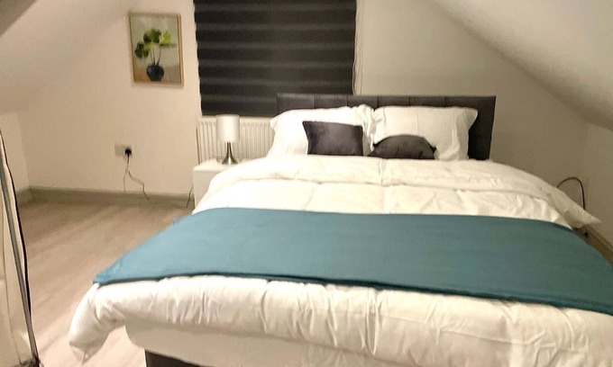 Carcroft House | Modern Stylish 3 Bedroom Detached House Doncaster