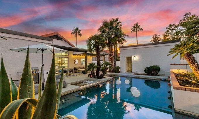 Santiago House | Modern-terranean Retreat|2 Masters|Pool+Spa|Games
