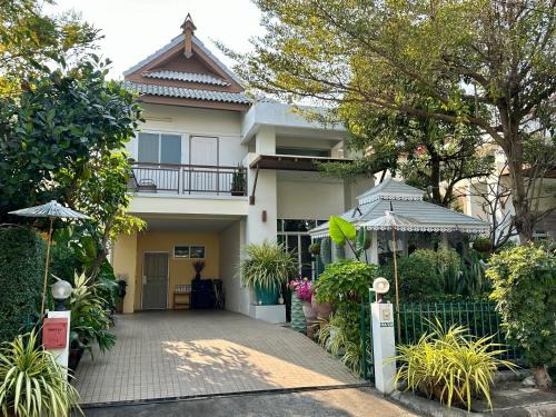 Nong Chom Villa | Modern Thai Style Garden Home