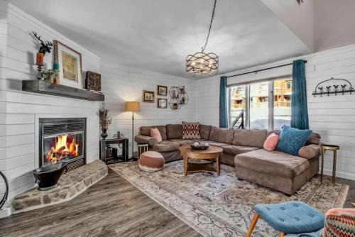 Ellicottville House | Modern Townhome with Decks Fireplace & Mountain Views