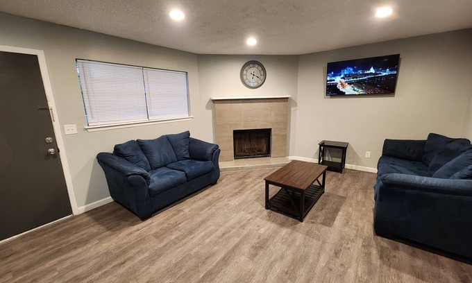 Biggs Field House | Modern Townhouse in El Paso East