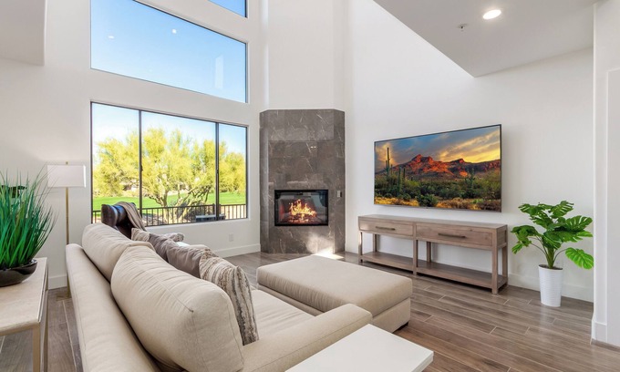 Troon North House | Modern Troon North Townhouse Overlooking the 9th Fairway – Perfect for Golfers