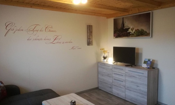 Mittelsdorf Apartment | Modern vacation apartment (40m2) with wood-burning stove