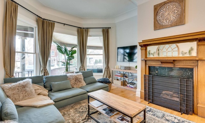 Oak Park Apartment | Modern Victorian With Old World Charm