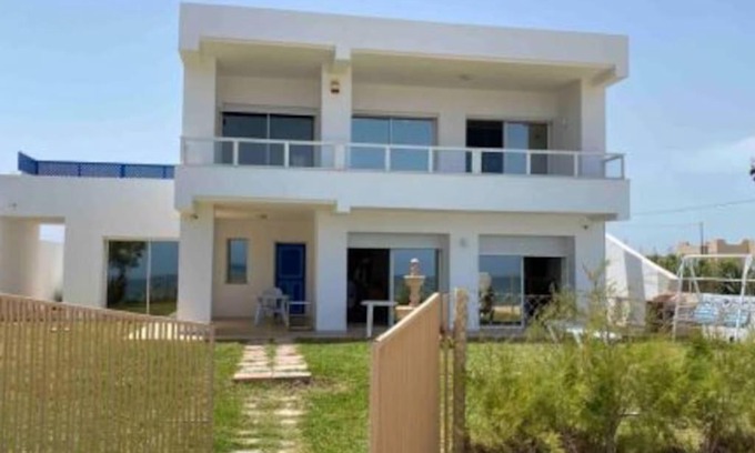 Dar Allouche House | Modern Villa Feet In The Water