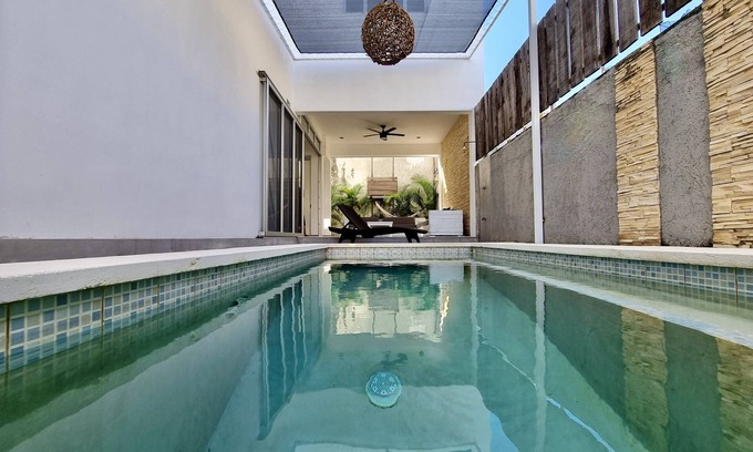 Ejidal Villa | Modern Villa + Good location + private pool + AC +Sleeps12