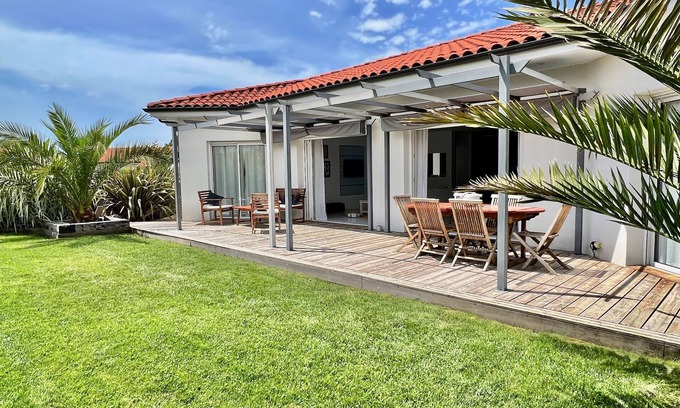 Biscarrosse Villa | Modern villa with pool, close to beaches and lakes