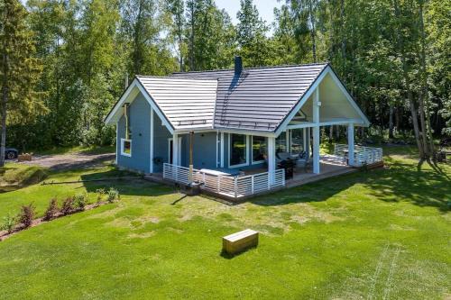 Rahtla Villa | Modern villa with sauna & hot tub